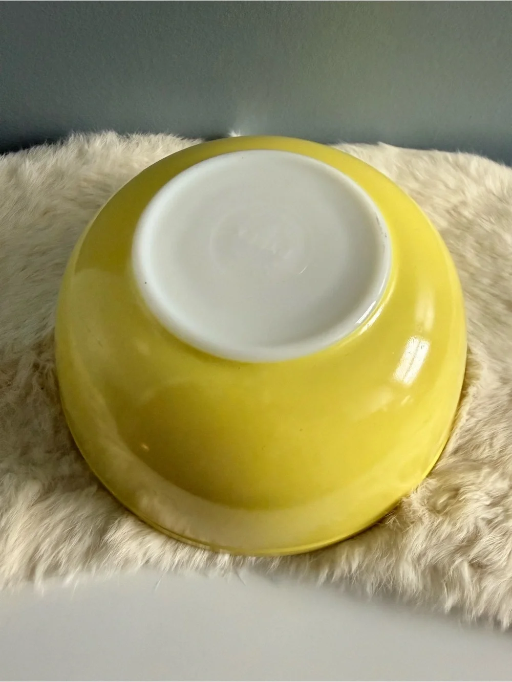 Pyrex Vintage Primary Color Yellow 4qt Ovenware Mixing Bowl
